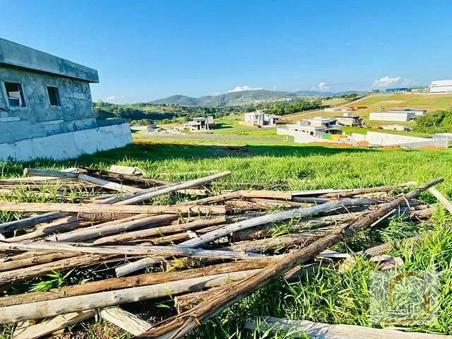 Terreno com 300m², à venda, no bairro Laranja Azeda em Atibaia
