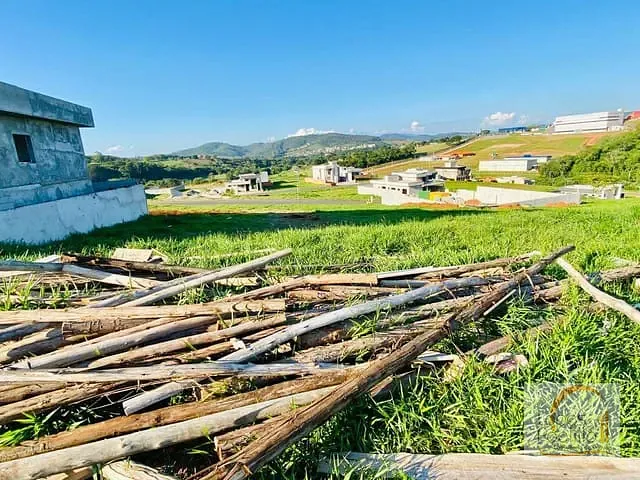 Terreno com 300m², à venda, no bairro Laranja Azeda em Atibaia