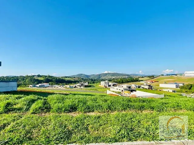 Terreno com 300m², à venda, no bairro Laranja Azeda em Atibaia