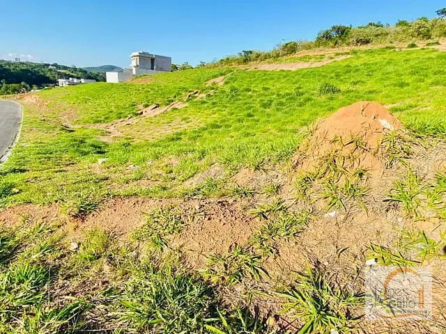 Terreno com 300m², à venda, no bairro Laranja Azeda em Atibaia