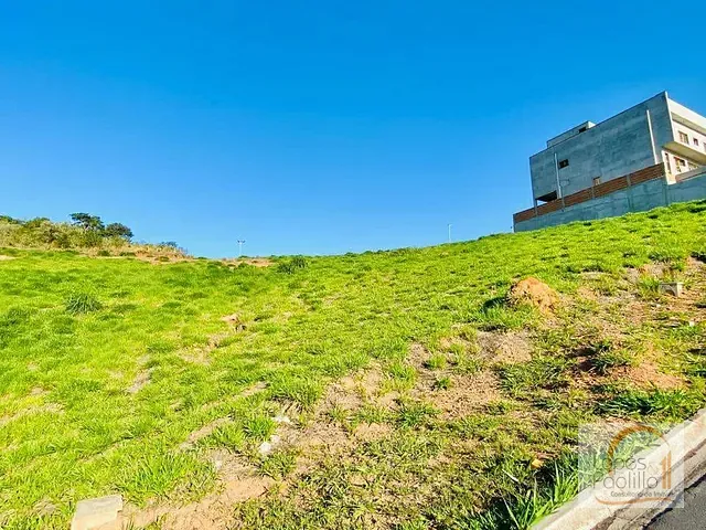 Terreno com 300m², à venda, no bairro Laranja Azeda em Atibaia