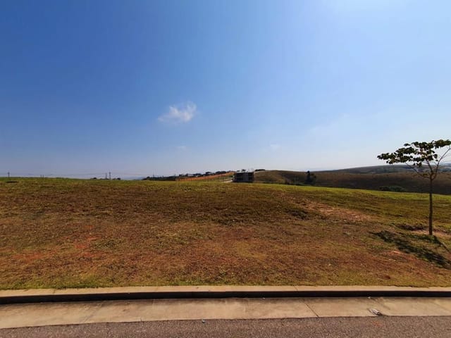 Terreno com 585m², à venda, no bairro Condomínio Residencial Alphaville em São José dos Campos
