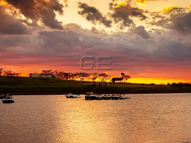 Terreno com 806m², à venda, no bairro Paranagi em Sertaneja