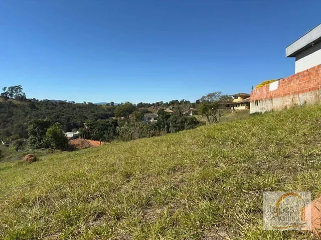 Terreno com 461m², à venda, no bairro Guaxinduva em Bom Jesus dos Perdões