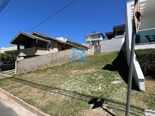 Terreno com 304m², à venda, no bairro Residencial Fazenda Serrinha em Itatiba