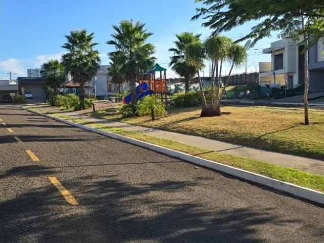 Foto do Terreno - Terreno à venda no Condomínio Bella Vitta: 250m² em ótima localização, próximo à UTFPR, com área de lazer completa e segurança 24h! | Londrina Cred Imóveis