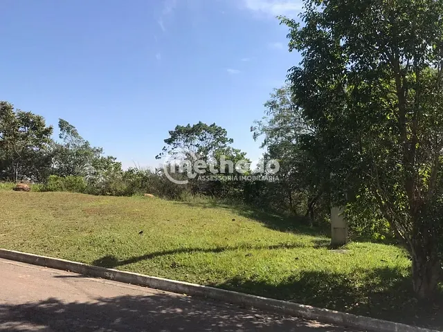Terreno com 927m², à venda, no bairro Vista Alegre em Vinhedo