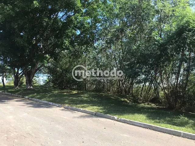 Terreno com 927m², à venda, no bairro Vista Alegre em Vinhedo