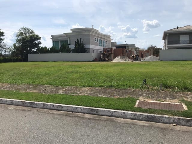 Terreno com 450m², à venda, no bairro Jardim do Golfe em São José dos Campos