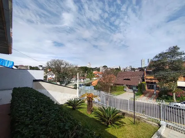 Terreno à venda, no bairro Mercês em Curitiba