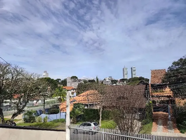 Terreno à venda, no bairro Mercês em Curitiba