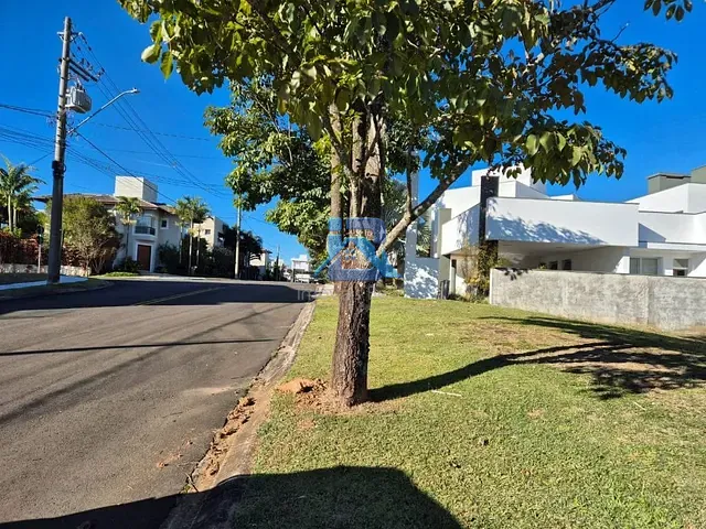 Terreno com 396m², à venda, no bairro Ville de France em Itatiba