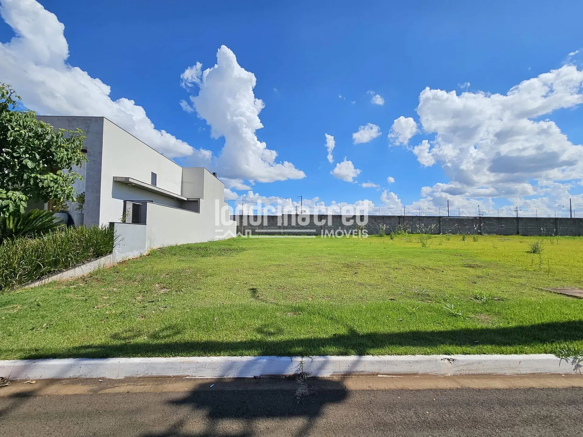 Terreno, 300 m² - Foto 1