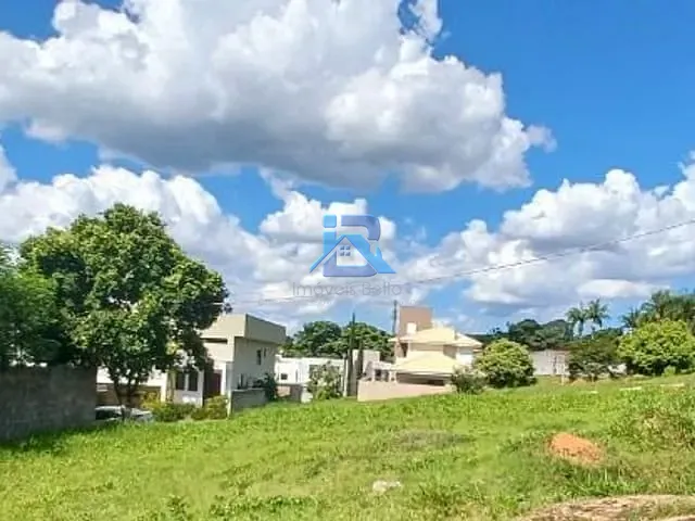 Terreno com 300m², à venda, no bairro Residencial Flamboyant em Itatiba