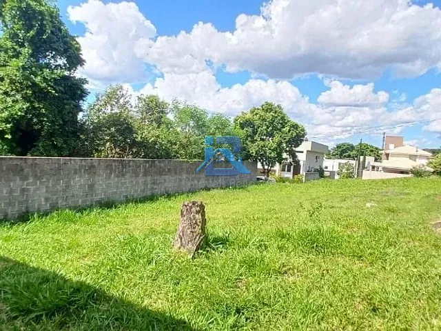 Terreno com 300m², à venda, no bairro Residencial Flamboyant em Itatiba