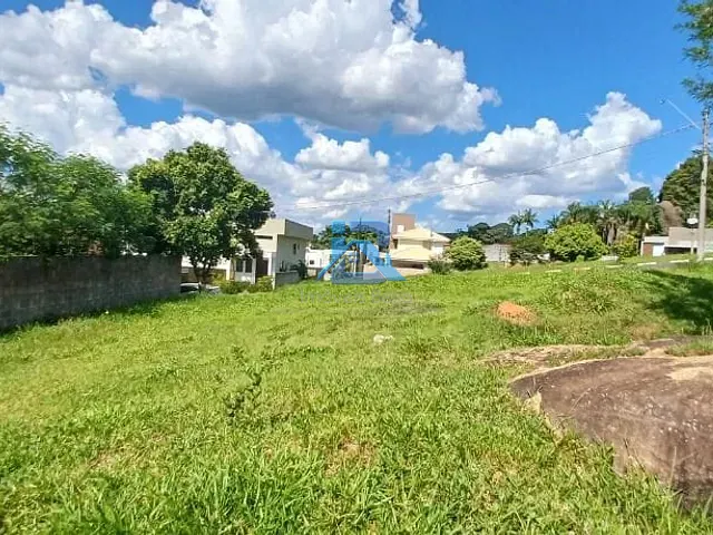 Terreno com 300m², à venda, no bairro Residencial Flamboyant em Itatiba