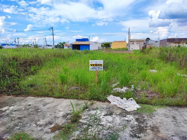 Terreno com 176m², à venda, no bairro Res. Santa Clara em Pindamonhangaba