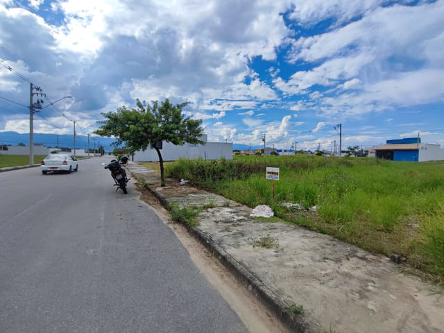 Terreno com 176m², à venda, no bairro Res. Santa Clara em Pindamonhangaba
