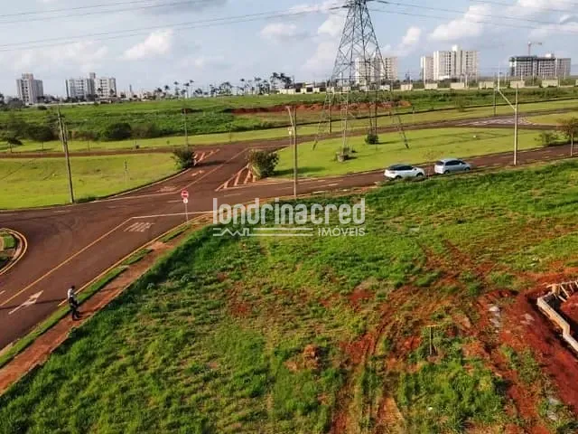 Terreno com 430m², à venda, no bairro Conjunto Habitacional Alexandre Urbanas em Londrina