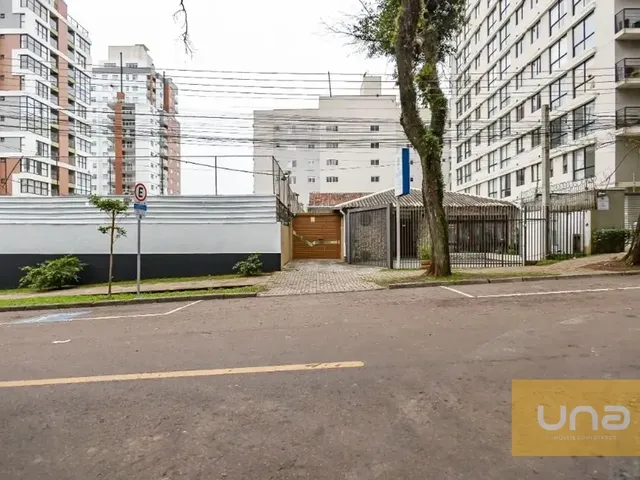 Terreno à venda, no bairro Portão em Curitiba