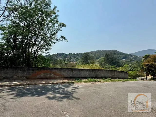 Terreno com 1026m², à venda, no bairro Jardim Residencial Santa Luiza em Atibaia