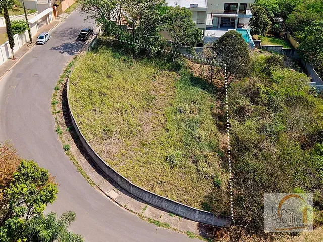 Terreno com 1026m², à venda, no bairro Jardim Residencial Santa Luiza em Atibaia