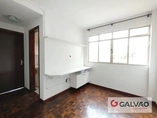 Terreno 1 quarto e 1 banheiro, para alugar, no bairro Centro em Curitiba