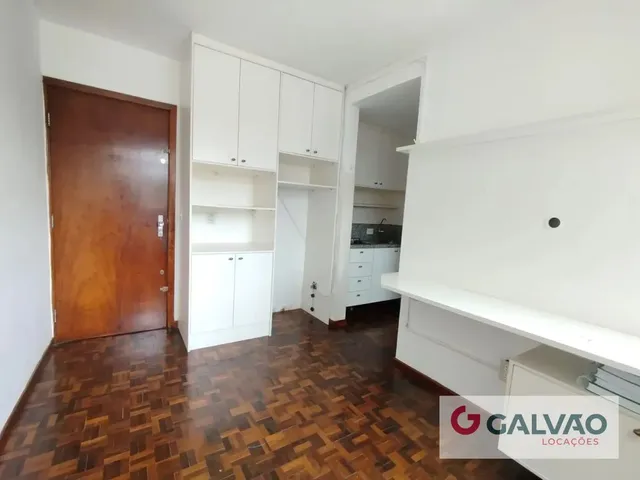 Terreno 1 quarto e 1 banheiro, para alugar, no bairro Centro em Curitiba
