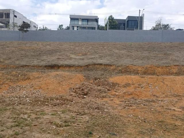 Terreno com 600m², à venda, no bairro Condomínio Residencial Colinas do Paratehy em São José dos Campos