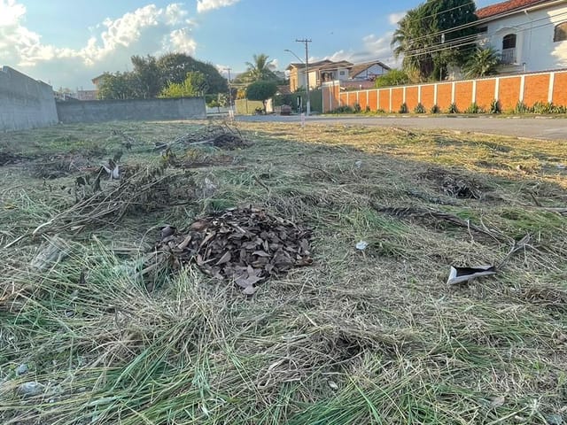 Terreno com 675m², à venda, no bairro Jardim Residencial Doutor Lessa em Pindamonhangaba