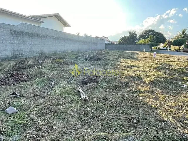 Terreno com 675m², à venda, no bairro Jardim Residencial Doutor Lessa em Pindamonhangaba