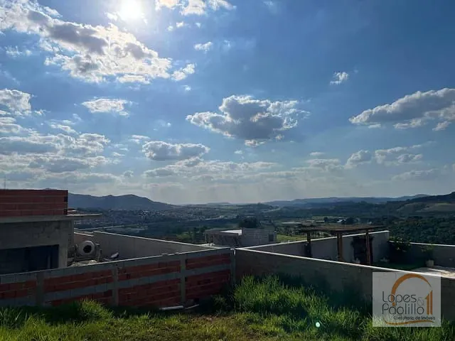 Terreno com 360m², à venda, no bairro Guaxinduva em Bom Jesus dos Perdões