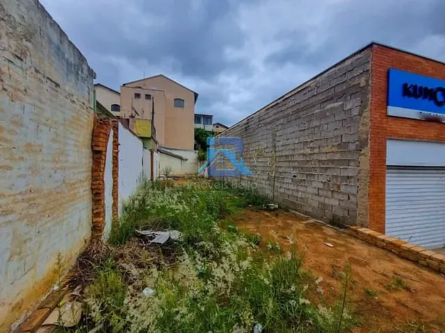 Terreno com 160m², à venda, no bairro Jardim de Lucca em Itatiba