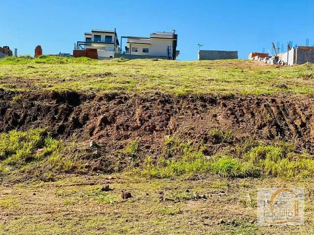 Terreno com 300m², à venda, no bairro Laranja Azeda em Bom Jesus dos Perdões