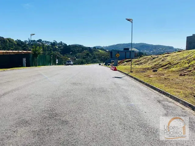 Terreno com 300m², à venda, no bairro Laranja Azeda em Bom Jesus dos Perdões