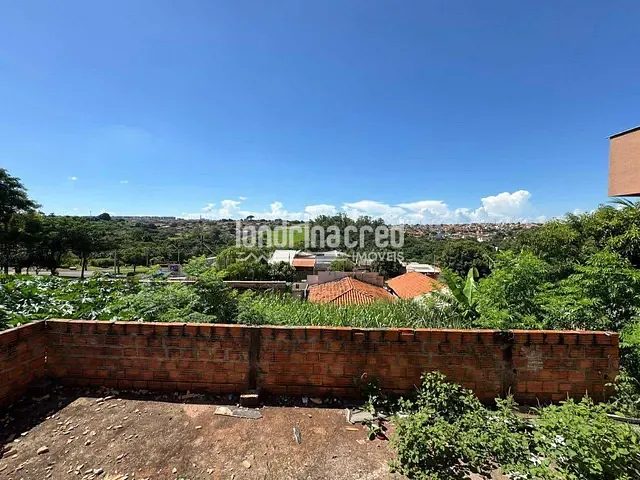 Terreno com 270m², à venda, no bairro Jardim Barcelona em Londrina