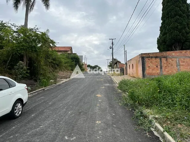 Terreno com 605m², à venda, no bairro Uvaranas em Ponta Grossa