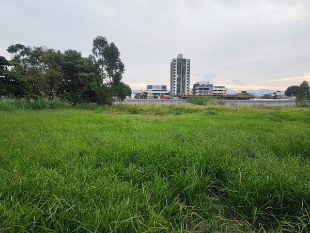 Terreno com 300m², à venda, no bairro Alto do Cardoso em Pindamonhangaba