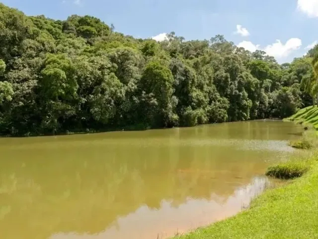 Terreno à venda, no bairro Santa Cândida em Curitiba