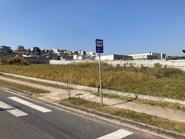 Terreno com 601m², para alugar, no bairro Colinas do Paratehy em São José dos Campos