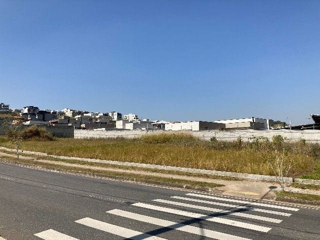 Terreno com 601m², para alugar, no bairro Colinas do Paratehy em São José dos Campos