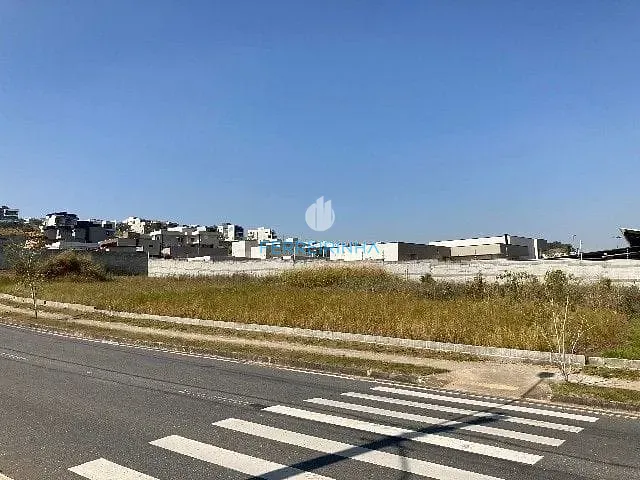 Terreno com 601m², para alugar, no bairro Colinas do Paratehy em São José dos Campos