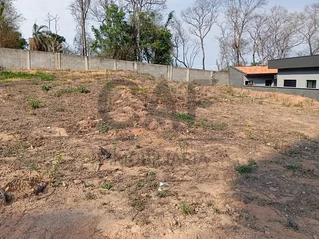 Terreno com 250m², à venda, no bairro Nova Jaguariúna em Jaguariúna