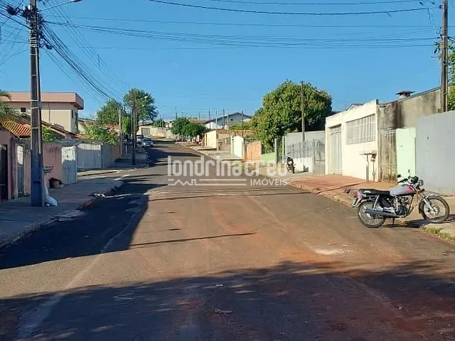 Terreno com 300m², à venda, no bairro Parque Residencial Ana Rosa em Cambé