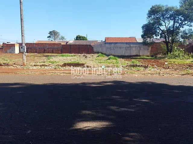 Terreno com 287m², à venda, no bairro Jardim Strass em Londrina