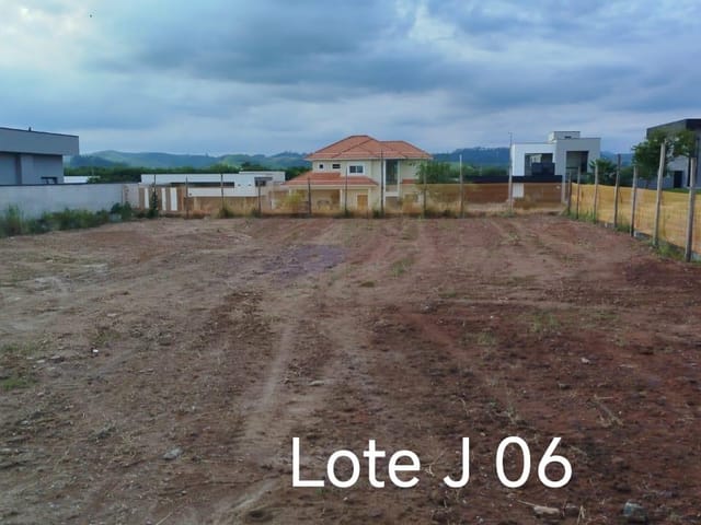 Terreno com 600m², à venda, no bairro Colinas do Paratehy em São José dos Campos
