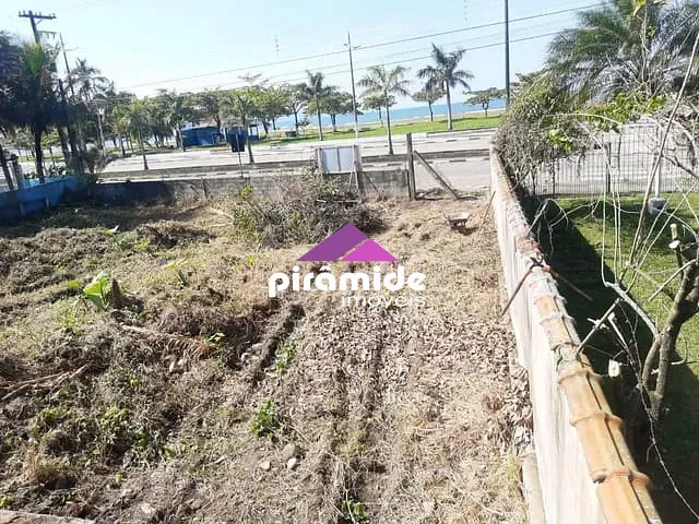 Terreno com 1700m², à venda, no bairro Praia das Palmeiras em Caraguatatuba