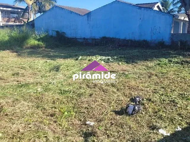 Terreno com 1700m², à venda, no bairro Praia das Palmeiras em Caraguatatuba