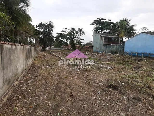Terreno com 1700m², à venda, no bairro Praia das Palmeiras em Caraguatatuba