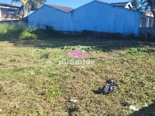 Terreno com 1700m², à venda, no bairro Praia das Palmeiras em Caraguatatuba